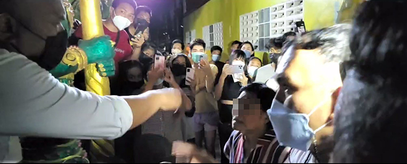 หมอปลาจับพระสึก