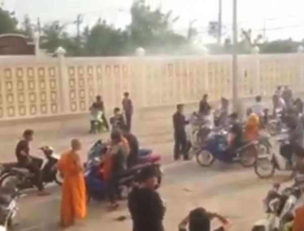 เด็กแว้น แห่เบิ้ลรถส่งวิญญาณ