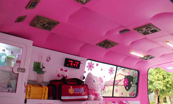 เผยโฉมรถกู้ภัยชายแดนใต้สีชมพูฟรุ้งฟริ้ง