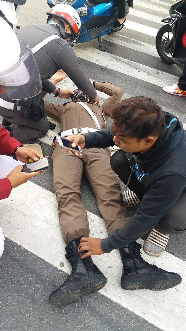 รถชนตำรวจ