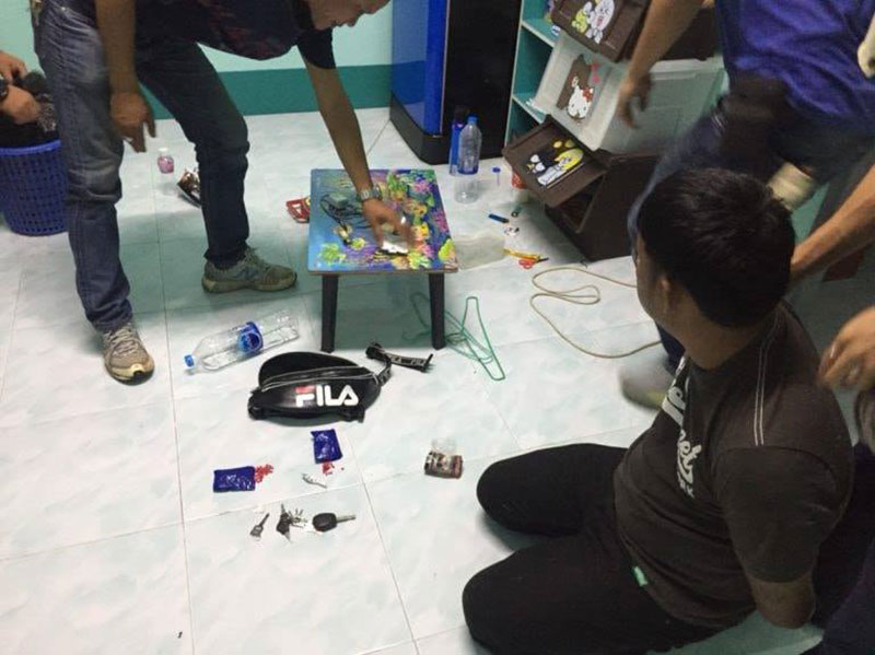 จับพ่อค้ายาไอซ์