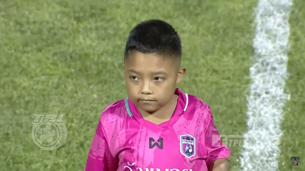 น้องภูมิ ไมค์ทองคำ