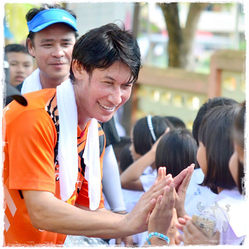 นักการเมืองโกงเงินบริจาค วิ่งเชษฐ์ สไมล์บัฟฟาโล่