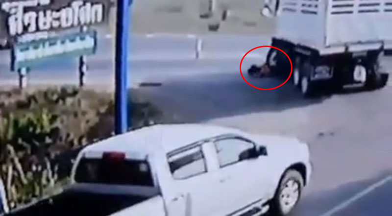 สิบล้อชนมอเตอร์ไซค์