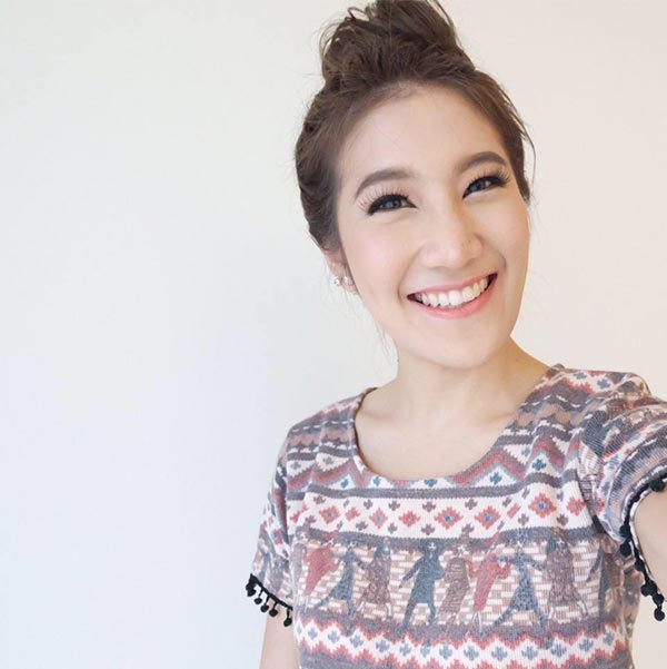 สาวโดนรถจอดขวาง ทนไม่ไหวอัดคลิปสอนภาษาอังกฤษซะเลย