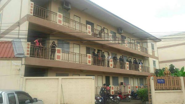 แทงสาวเปลือยดับสยองคาห้องพัก คาดปมหึงหวง