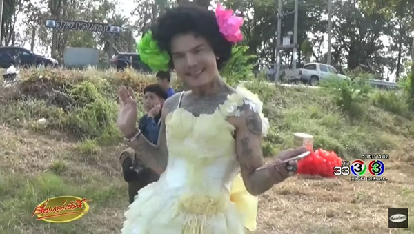 แต่งหน้าพรีเวดดิ้งฟรีให้สาวพิการ 