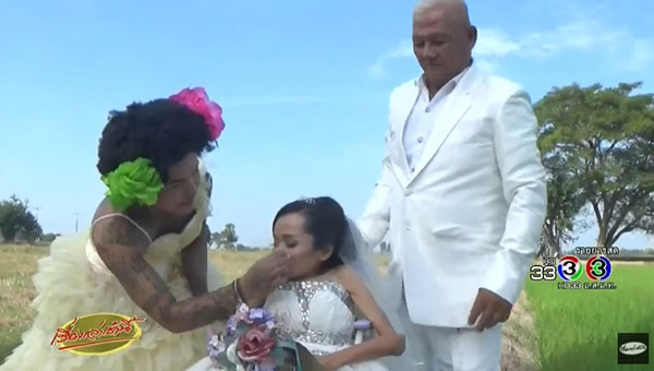 แต่งหน้าพรีเวดดิ้งฟรีให้สาวพิการ 