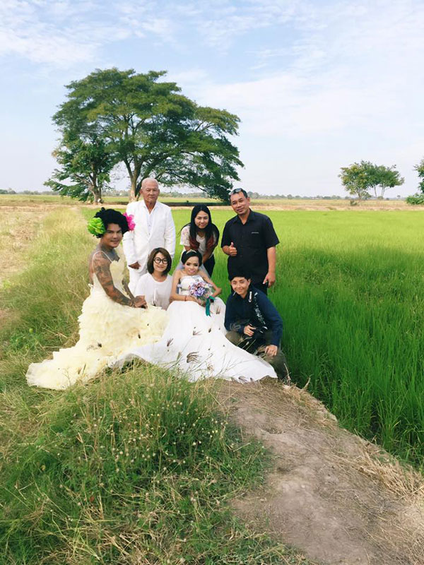 แต่งหน้าพรีเวดดิ้งฟรีให้สาวพิการ 