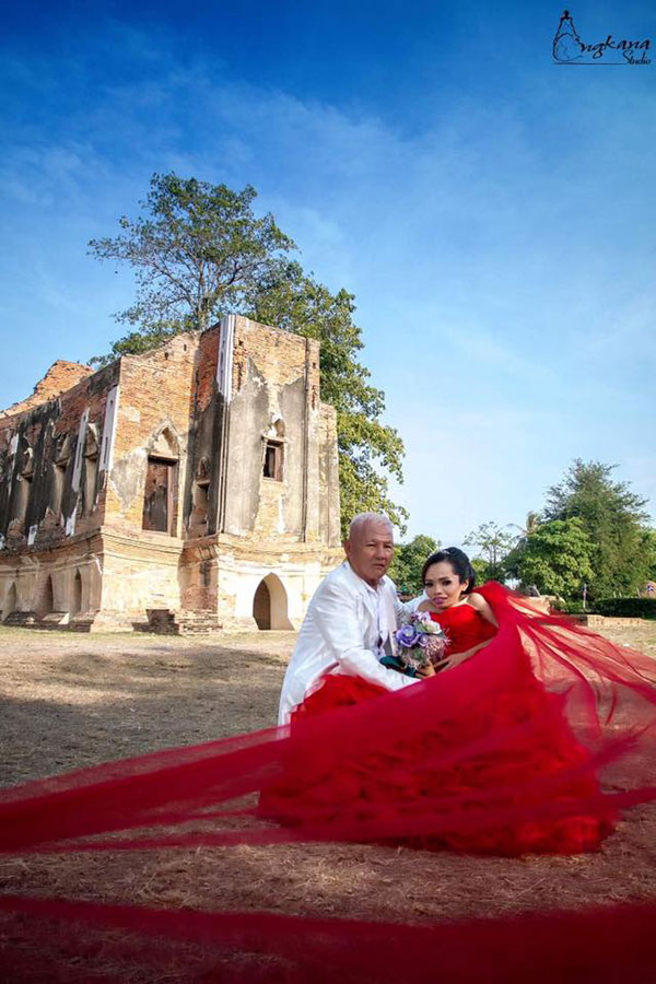 แต่งหน้าพรีเวดดิ้งฟรีให้สาวพิการ 