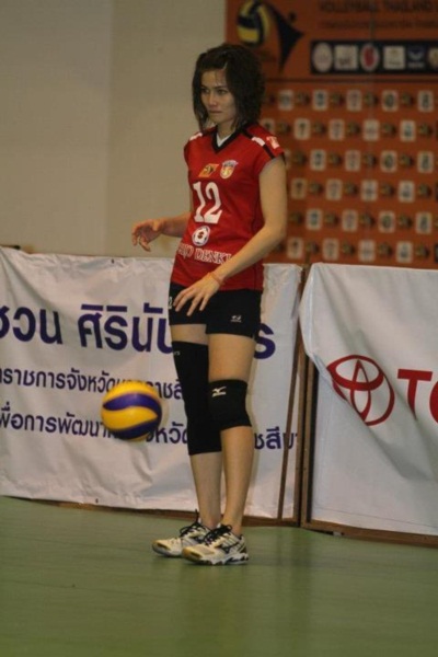 ดาวรุ่งนักตบ คารีน่า เคราเซอร์ นางฟ้าแห่งวงการวอลเลย์ไทย