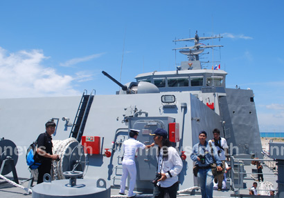 เรือหลวงอ่างทอง ประจำการแล้ว รับมือน้ำท่วม-สึนามิ