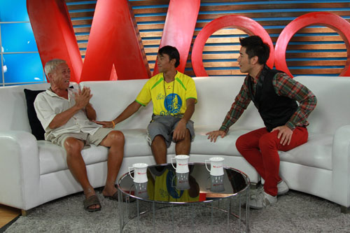 ประทับใจ! นักปั่นสองล้อ พาพ่ออัมพาตซ้อนท้ายเที่ยวกระบี่