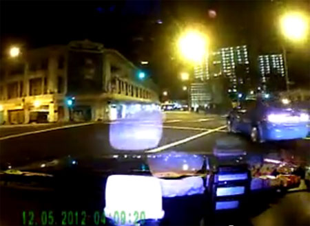 ซิ่งสยอง! เฟอร์รารี่ฝ่าไฟแดงพุ่งชนแท็กซี่สิงคโปร์ ดับ 3