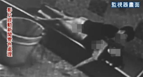 สาวจีนเมาแอ๋ถูกแฟนปล้ำในห้องน้ำสวนสาธารณะ