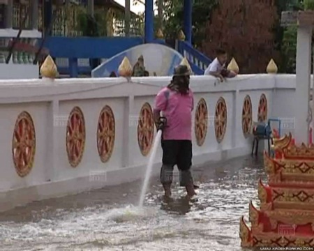 วัดถ้ำตะโกพุทธโสภา จ.ลพบุรี จัดงานลอยกระทงในโบสถ์