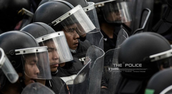 ภาระและการฝึกฝน ของเหล่าตำรวจควบคุมฝูงชน