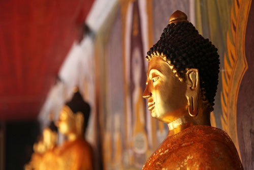 ปฏิทินวันพระ 2556 ร่วมทำบุญให้จิตใจผ่องใส