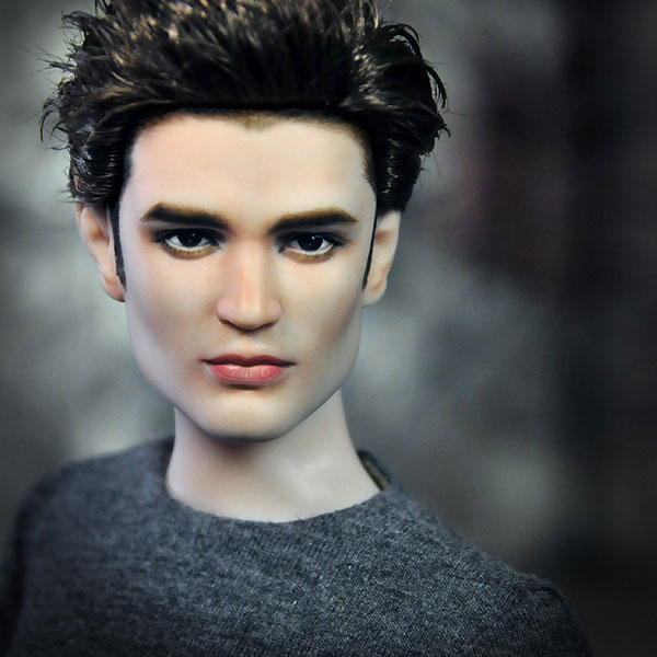 ทึ่ง! ศิลปินรีเพนท์ตุ๊กตา เอ็ดเวิร์ด-เบลล่า เหมือนจริงเว่อร์