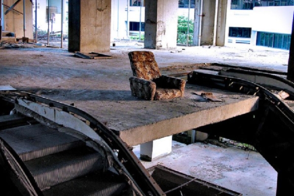 เจาะลึก เดอะยูนิค สาทร ตึกร้างผีสิงกลางกรุง