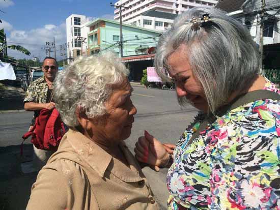 หญิงอังกฤษพบแม่ชาวไทย หลังพลัดพรากนาน 54 ปี 