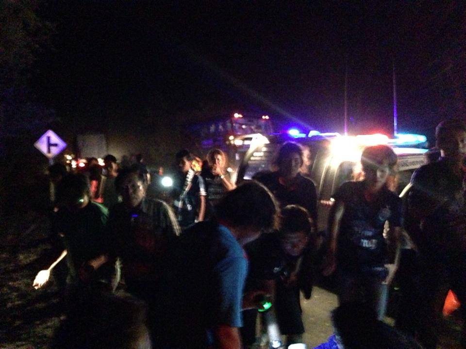 รถทัวร์กองเชียร์บุรีรัมย์ ยูไนเต็ดคว่ำ หน้าสนามบินสตึก เจ็บหลายราย