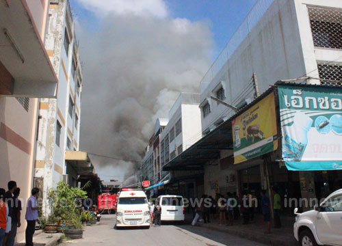 ไฟไหม้ตลาดพรธิสาร คลอง 10 ดับ 2 เจ็บ 7