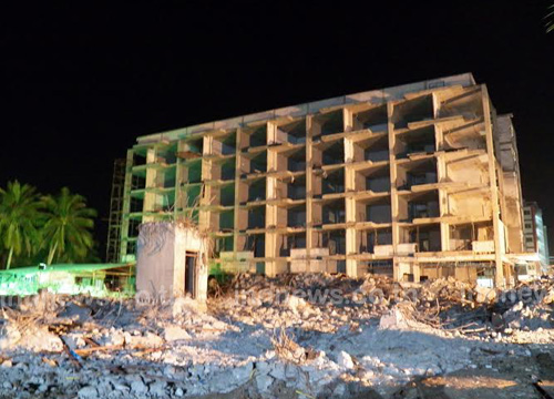 ข่าวตึกถล่มคลอกหก 