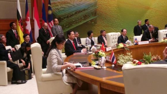 เปิดฉาก อาเซียนซัมมิท ครั้งที่ 22  - ยิ่งลักษณ์ บินร่วมประชุม 