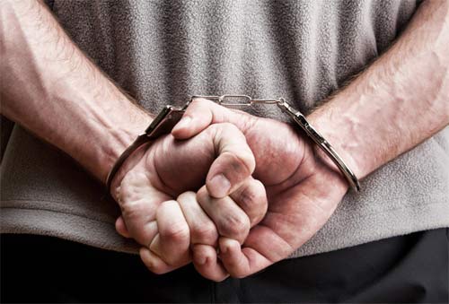 แม่แจ้งจับพ่อเลี้ยง ข่มขืนลูกสาวพิการจนท้อง 5 เดือน