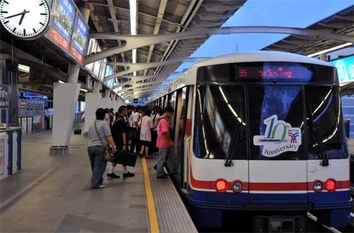 BTS ร่วมฉลองปีใหม่ ยืดเวลาปิดให้บริการ 31 ธ.ค. วิ่งถึงตี 2