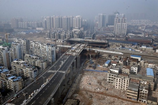 จีนผุดสะพานหมุนได้แห่งแรกของเอเชีย หนักร่วมหมื่นตัน