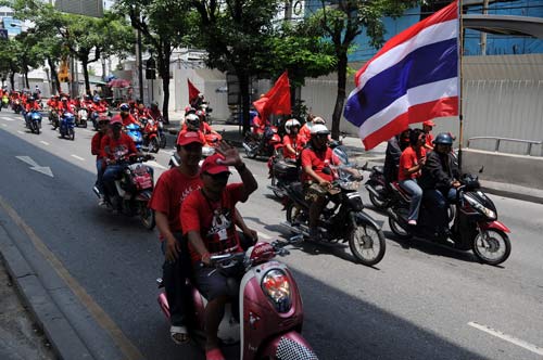 เสื้อแดงจัดแรลลี่ จี้รัฐบาลจับคนสั่งฆ่าประชาชนมาลงโทษ