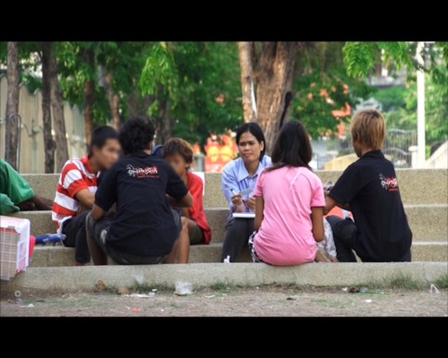 ครูนาง นริศราภรณ์ แม่พระของเด็กสะพานพุทธ