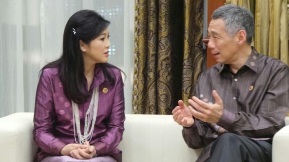 เปิดฉาก อาเซียนซัมมิท ครั้งที่ 22  - ยิ่งลักษณ์ บินร่วมประชุม 