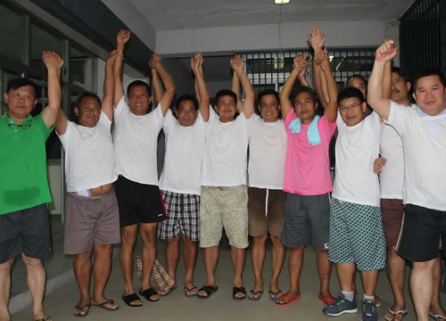 เรือนจำพิเศษพัทยาปล่อยตัว อริสมันต์ พร้อม 13 แกนนำ นปช.