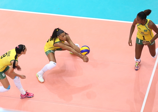 วอลเลย์บอลหญิงไทย บราซิล