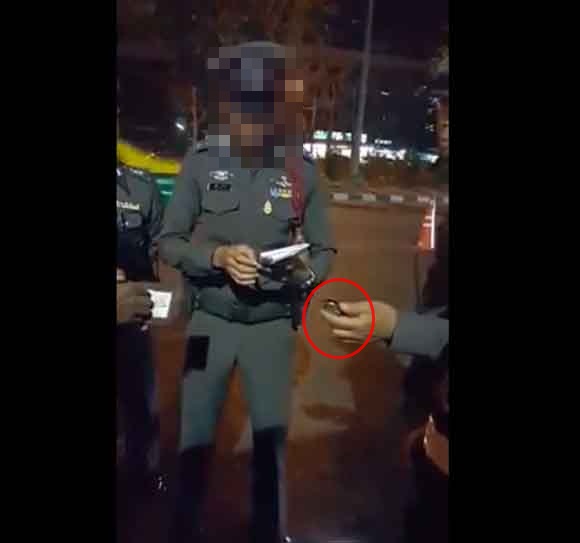 ตำรวจยึดมีดสวิส แจงทำตามหน้าที่ ชี้เป็นอาวุธโดยสภาพ