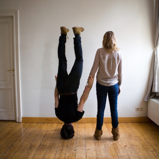 รูปถ่ายแนวใหม่ตีลังกาหัวทิ่ม คอไม่แข็งจริงอย่าลอง!