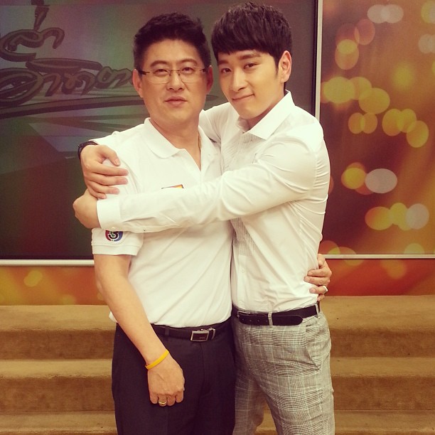 ประมวลภาพ สรุยุทธ กับดาราเกาหลี ซี้กันสุด ๆ