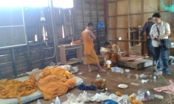 พบกองขยะ หนังโป๊ และยาเสพติด เกลื่อนกุฏิพระ