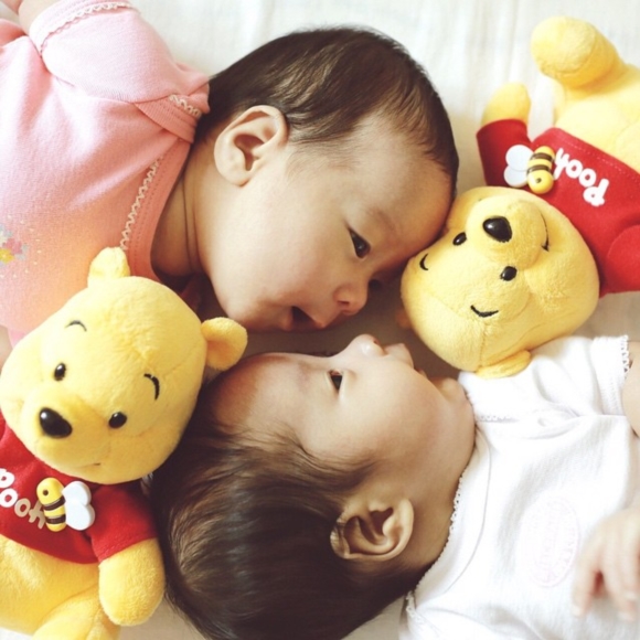 เอม พินทองทา ปลื้มลูกสาวฝาแฝดน่ารัก เลี้ยงง่าย ขี้อ้อน