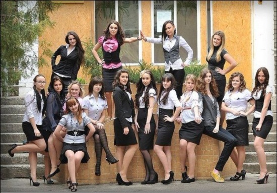 อึ้ง! สาวยูเครนคอยาว ตัวสูงชะลูดกว่า 210 ซม.