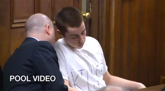 สั่งจำคุกตลอดชีวิตโจ๋มะกันฆ่า 3 ศพ ซ้ำยังไร้สำนึก เยาะเย้ยญาติเหยื่อ