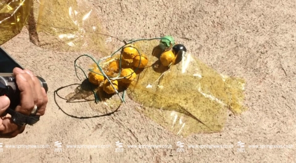 ลอยโคมฉลองพัฒน์ยศ ร่วงติดเสาไฟฟ้า-ระเบิดบึ้ม ชาวบ้านแตกตื่น 