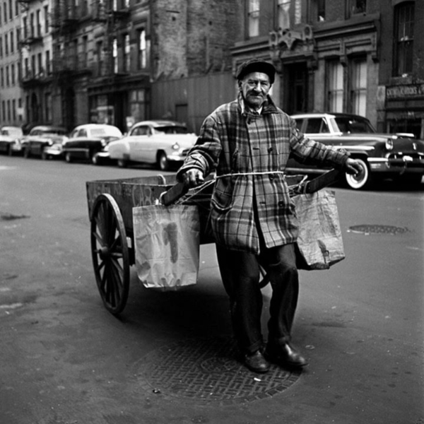 ผลงานสตรีทโฟโต้ของหญิงมะกัน ถูกค้นพบและโด่งดัง หลังเจ้าตัวเสียชีวิต