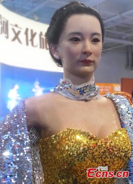 อุโว้ว จีนเปิดตัวหุ่นยนต์สาว เหมือนมนุษย์เปี๊ยบเลย