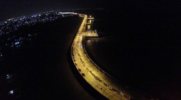 บรรยากาศชลบุรี ปิดถนนเอาใจเด็กแว้น จัดซิ่งประลอง คนแห่ดูเป็นพัน