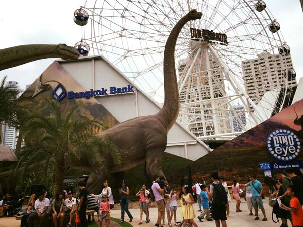 ไฟไหม้กระเช้า Dinosaur Planet สวนสนุกเปิดใหม่ ไฟลุกไหม้ส่งควันคลุ้ง