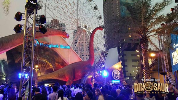 ไฟไหม้กระเช้า Dinosaur Planet สวนสนุกเปิดใหม่ ไฟลุกไหม้ส่งควันคลุ้ง